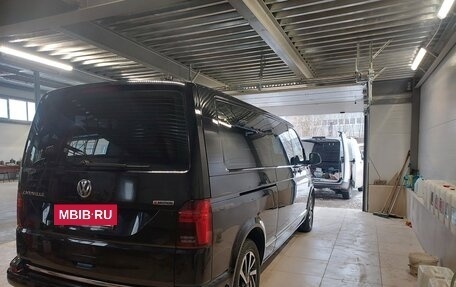 Volkswagen Caravelle T6 рестайлинг, 2020 год, 4 750 000 рублей, 3 фотография