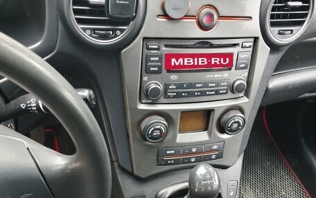 KIA Carens III (RP), 2007 год, 660 000 рублей, 10 фотография