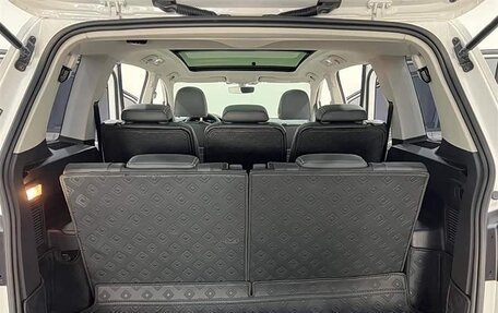 Volkswagen Touran III, 2022 год, 2 150 000 рублей, 9 фотография
