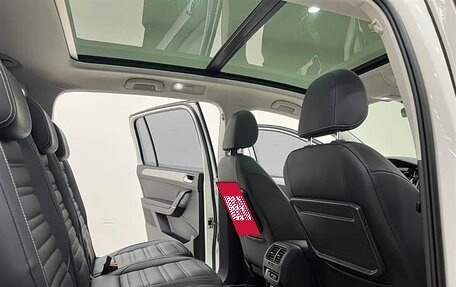 Volkswagen Touran III, 2022 год, 2 150 000 рублей, 8 фотография