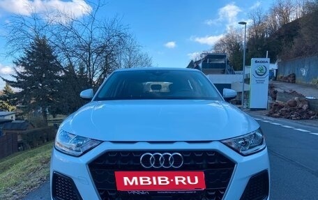 Audi A1, 2023 год, 2 606 000 рублей, 2 фотография