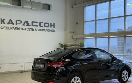 Hyundai Solaris II рестайлинг, 2021 год, 1 490 000 рублей, 2 фотография