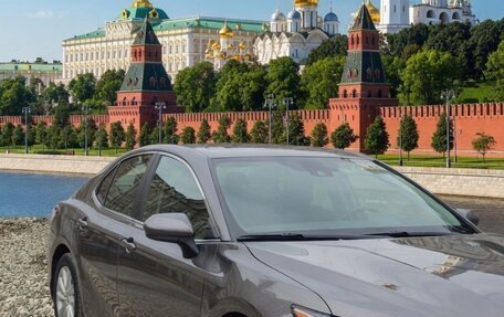 Toyota Camry, 2020 год, 1 800 000 рублей, 2 фотография