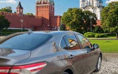 Toyota Camry, 2020 год, 1 800 000 рублей, 3 фотография