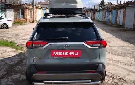 Toyota RAV4, 2020 год, 3 450 000 рублей, 3 фотография