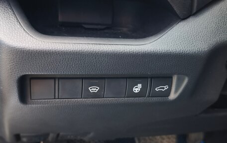 Toyota RAV4, 2020 год, 3 450 000 рублей, 10 фотография