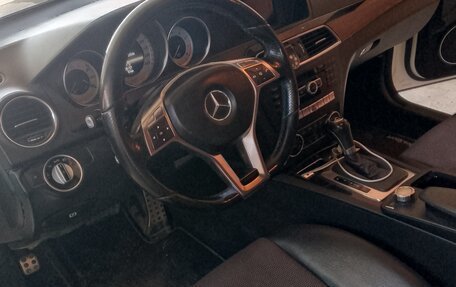 Mercedes-Benz C-Класс, 2012 год, 830 000 рублей, 4 фотография