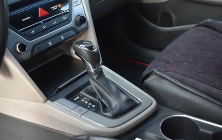 Hyundai Elantra VI рестайлинг, 2016 год, 969 999 рублей, 10 фотография