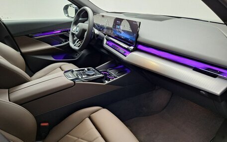 BMW 5 серия, 2025 год, 8 850 000 рублей, 2 фотография