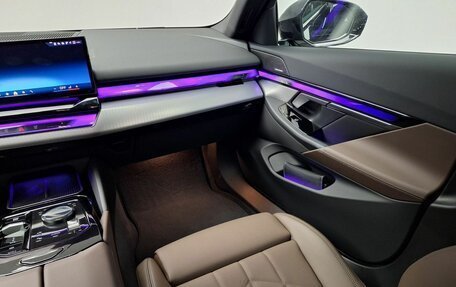 BMW 5 серия, 2025 год, 8 850 000 рублей, 10 фотография