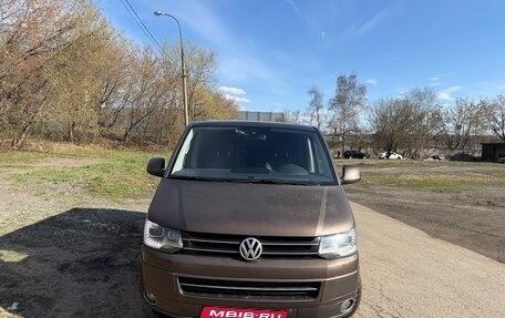 Volkswagen Multivan T5, 2013 год, 2 300 000 рублей, 2 фотография