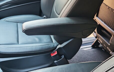 Mercedes-Benz V-Класс, 2018 год, 4 499 999 рублей, 14 фотография