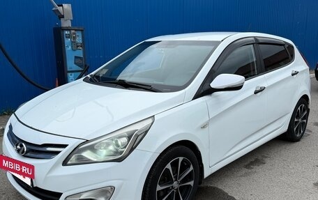 Hyundai Solaris II рестайлинг, 2015 год, 850 000 рублей, 3 фотография