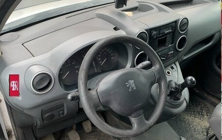Peugeot Partner II рестайлинг 2, 2011 год, 500 000 рублей, 6 фотография