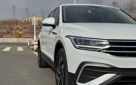 Volkswagen Tiguan II, 2023 год, 2 650 000 рублей, 4 фотография