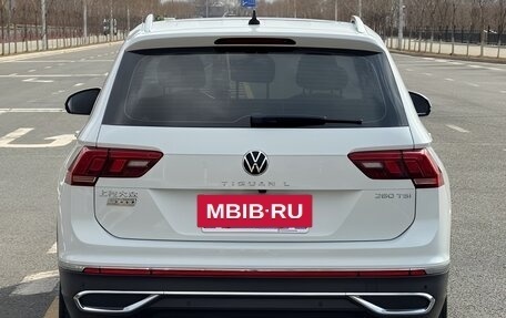 Volkswagen Tiguan II, 2023 год, 2 650 000 рублей, 5 фотография