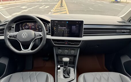 Volkswagen Tiguan II, 2023 год, 2 650 000 рублей, 10 фотография