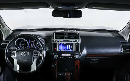 Toyota Land Cruiser Prado 150 рестайлинг 2, 2016 год, 3 600 000 рублей, 17 фотография