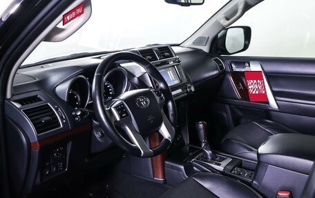 Toyota Land Cruiser Prado 150 рестайлинг 2, 2016 год, 3 600 000 рублей, 15 фотография