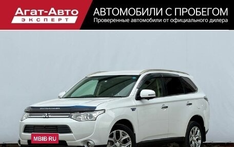 Mitsubishi Outlander III рестайлинг 3, 2013 год, 1 590 000 рублей, 1 фотография
