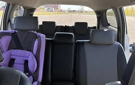 Toyota Wish II, 2010 год, 950 000 рублей, 6 фотография