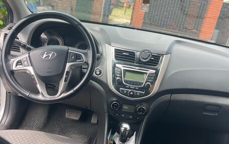 Hyundai Solaris II рестайлинг, 2011 год, 835 000 рублей, 7 фотография