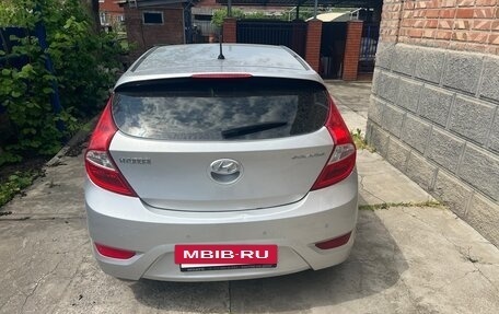 Hyundai Solaris II рестайлинг, 2011 год, 835 000 рублей, 6 фотография