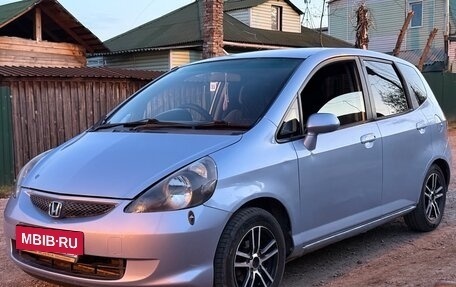 Honda Fit III, 2002 год, 300 000 рублей, 4 фотография