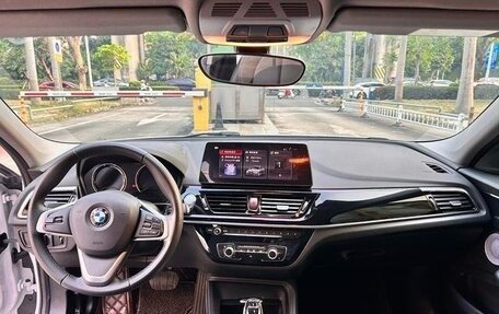 BMW 1 серия, 2022 год, 1 610 000 рублей, 8 фотография