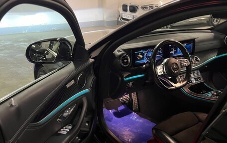 Mercedes-Benz E-Класс, 2018 год, 3 950 000 рублей, 7 фотография