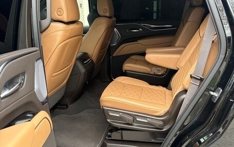 Cadillac Escalade V, 2022 год, 13 000 000 рублей, 9 фотография
