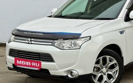 Mitsubishi Outlander III рестайлинг 3, 2013 год, 1 590 000 рублей, 3 фотография
