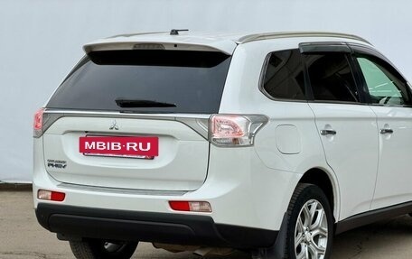 Mitsubishi Outlander III рестайлинг 3, 2013 год, 1 590 000 рублей, 13 фотография