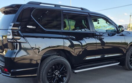 Toyota Land Cruiser Prado 150 рестайлинг 2, 2021 год, 6 980 000 рублей, 10 фотография