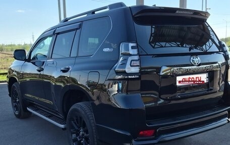 Toyota Land Cruiser Prado 150 рестайлинг 2, 2021 год, 6 980 000 рублей, 8 фотография