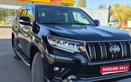 Toyota Land Cruiser Prado 150 рестайлинг 2, 2021 год, 6 980 000 рублей, 13 фотография