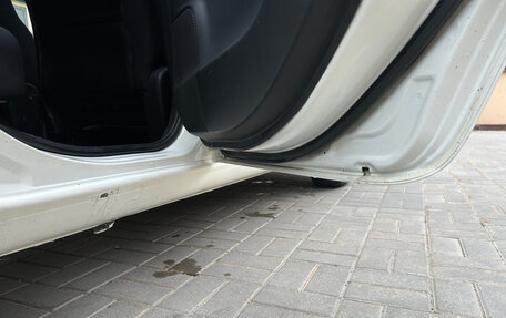 Nissan Note II рестайлинг, 2011 год, 11 фотография