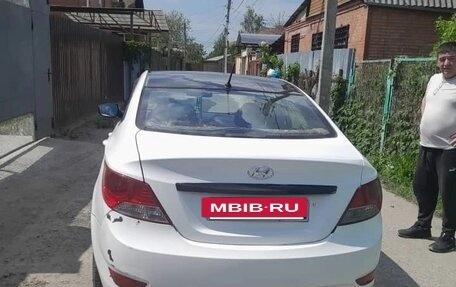 Hyundai Solaris II рестайлинг, 2013 год, 350 000 рублей, 3 фотография