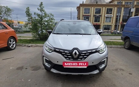 Renault Kaptur I рестайлинг, 2020 год, 1 800 000 рублей, 5 фотография