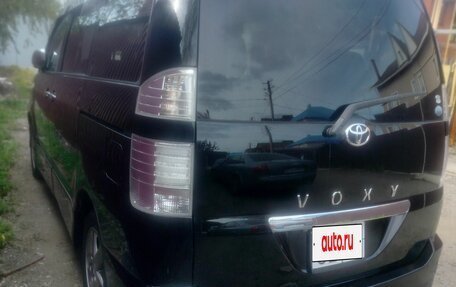 Toyota Voxy II, 2005 год, 1 050 000 рублей, 3 фотография