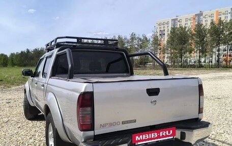 Nissan NP300, 2013 год, 750 000 рублей, 6 фотография