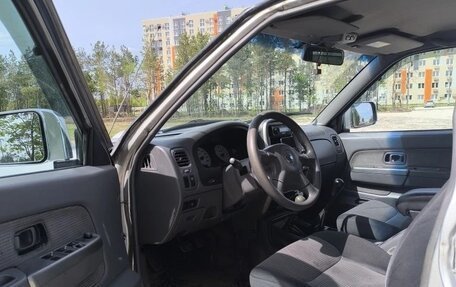 Nissan NP300, 2013 год, 750 000 рублей, 31 фотография