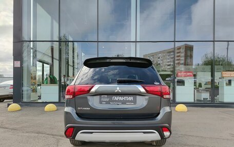 Mitsubishi Outlander III рестайлинг 3, 2021 год, 2 349 000 рублей, 7 фотография