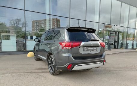 Mitsubishi Outlander III рестайлинг 3, 2021 год, 2 349 000 рублей, 8 фотография
