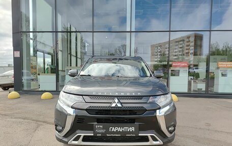 Mitsubishi Outlander III рестайлинг 3, 2021 год, 2 349 000 рублей, 2 фотография