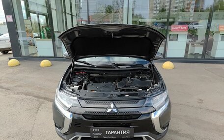 Mitsubishi Outlander III рестайлинг 3, 2021 год, 2 349 000 рублей, 11 фотография
