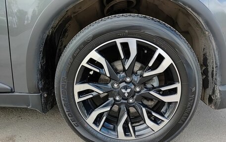 Mitsubishi Outlander III рестайлинг 3, 2021 год, 2 349 000 рублей, 22 фотография