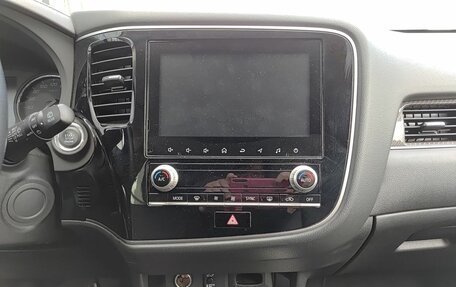 Mitsubishi Outlander III рестайлинг 3, 2021 год, 2 349 000 рублей, 18 фотография