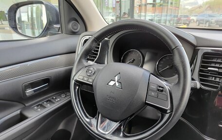 Mitsubishi Outlander III рестайлинг 3, 2021 год, 2 349 000 рублей, 23 фотография