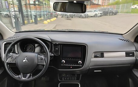 Mitsubishi Outlander III рестайлинг 3, 2021 год, 2 349 000 рублей, 17 фотография
